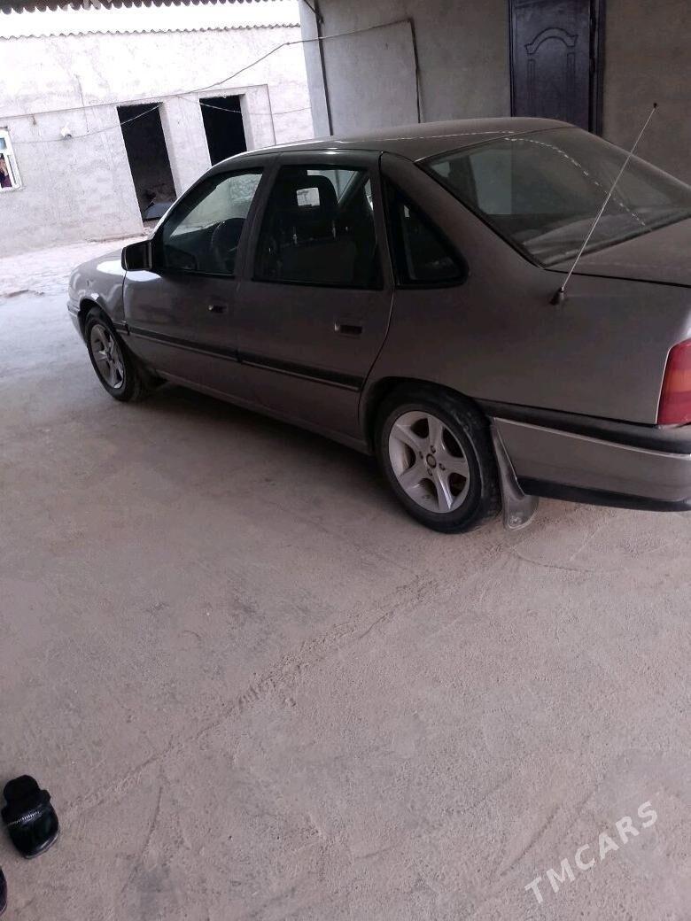 Opel Vectra 1992 - 40 000 TMT - Ёлётен - img 2