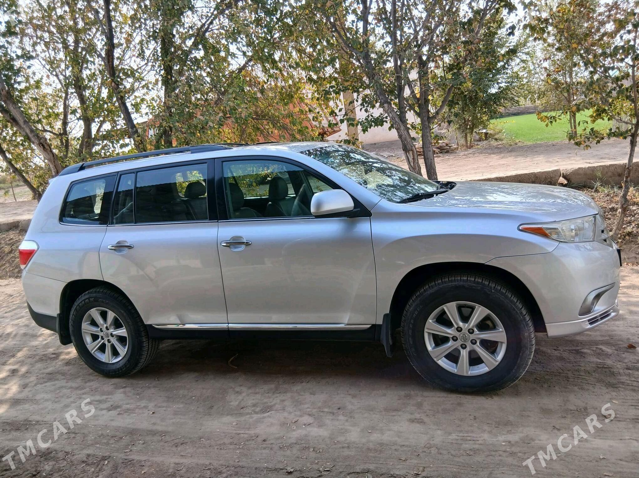 Toyota Highlander 2010 - 340 000 TMT - Köneürgenç - img 3