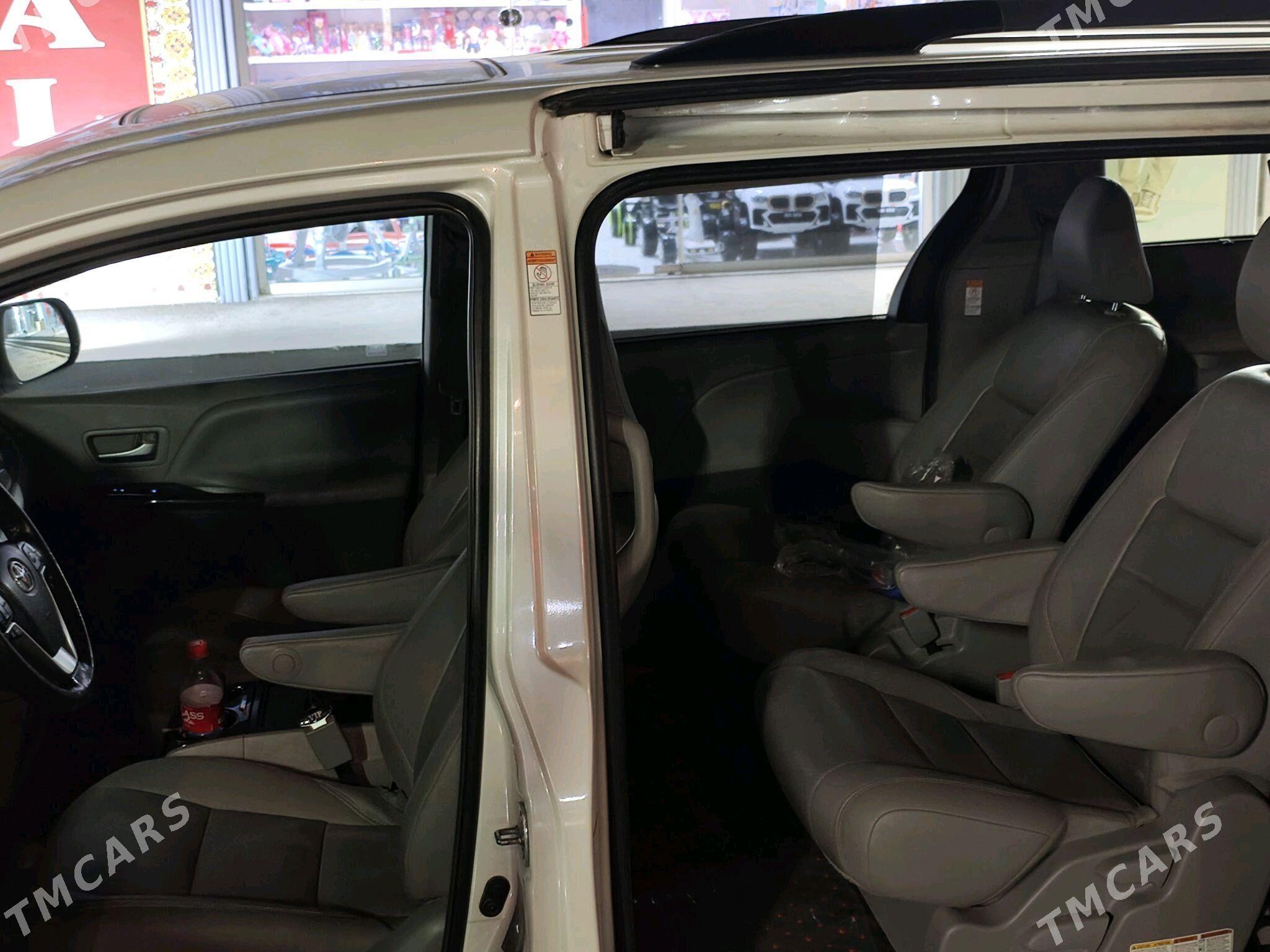Toyota Sienna 2015 - 360 000 TMT - Теджен - img 8