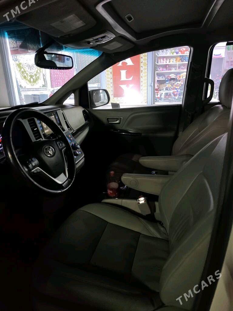 Toyota Sienna 2015 - 360 000 TMT - Теджен - img 9