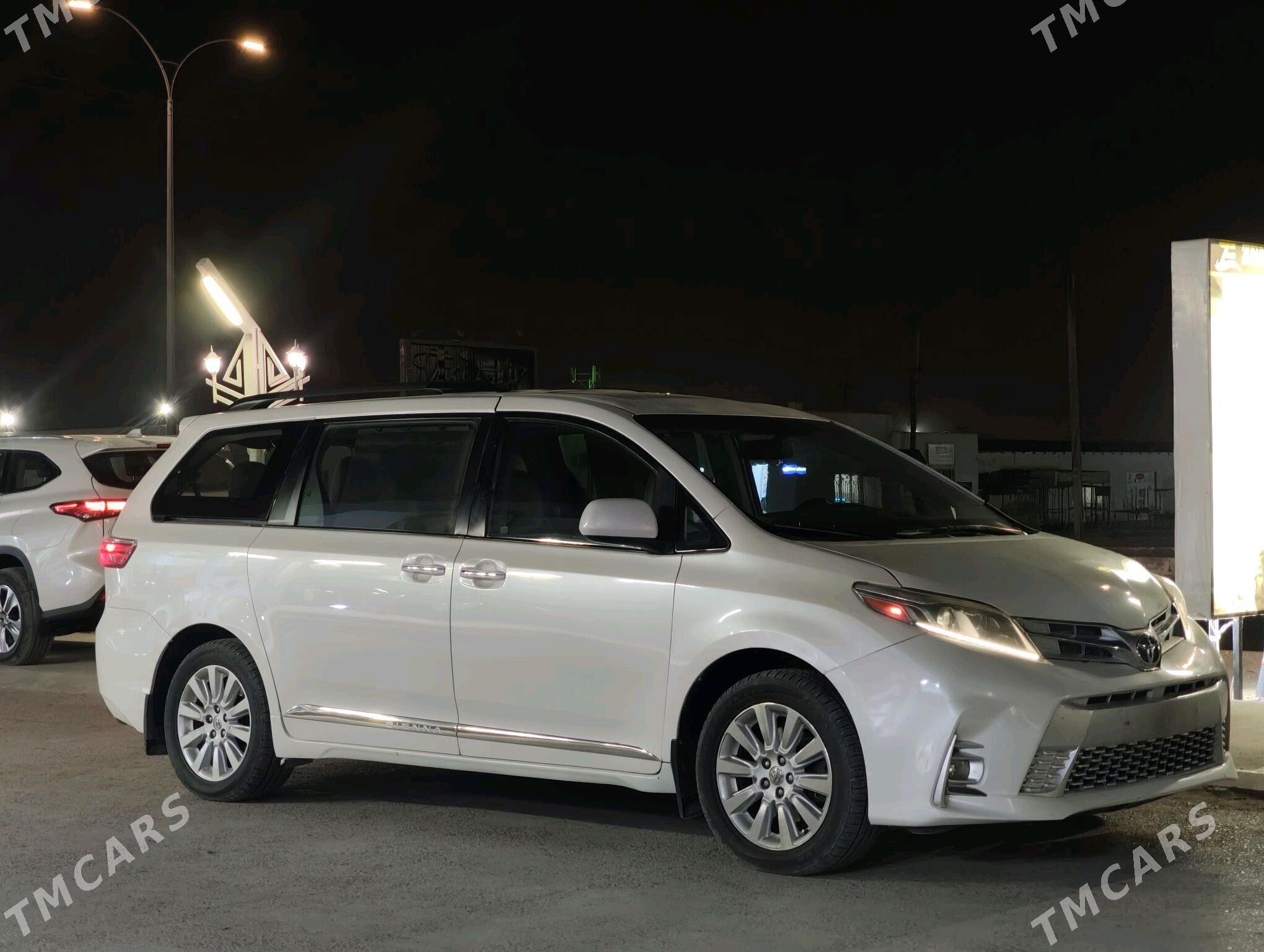 Toyota Sienna 2015 - 360 000 TMT - Теджен - img 3