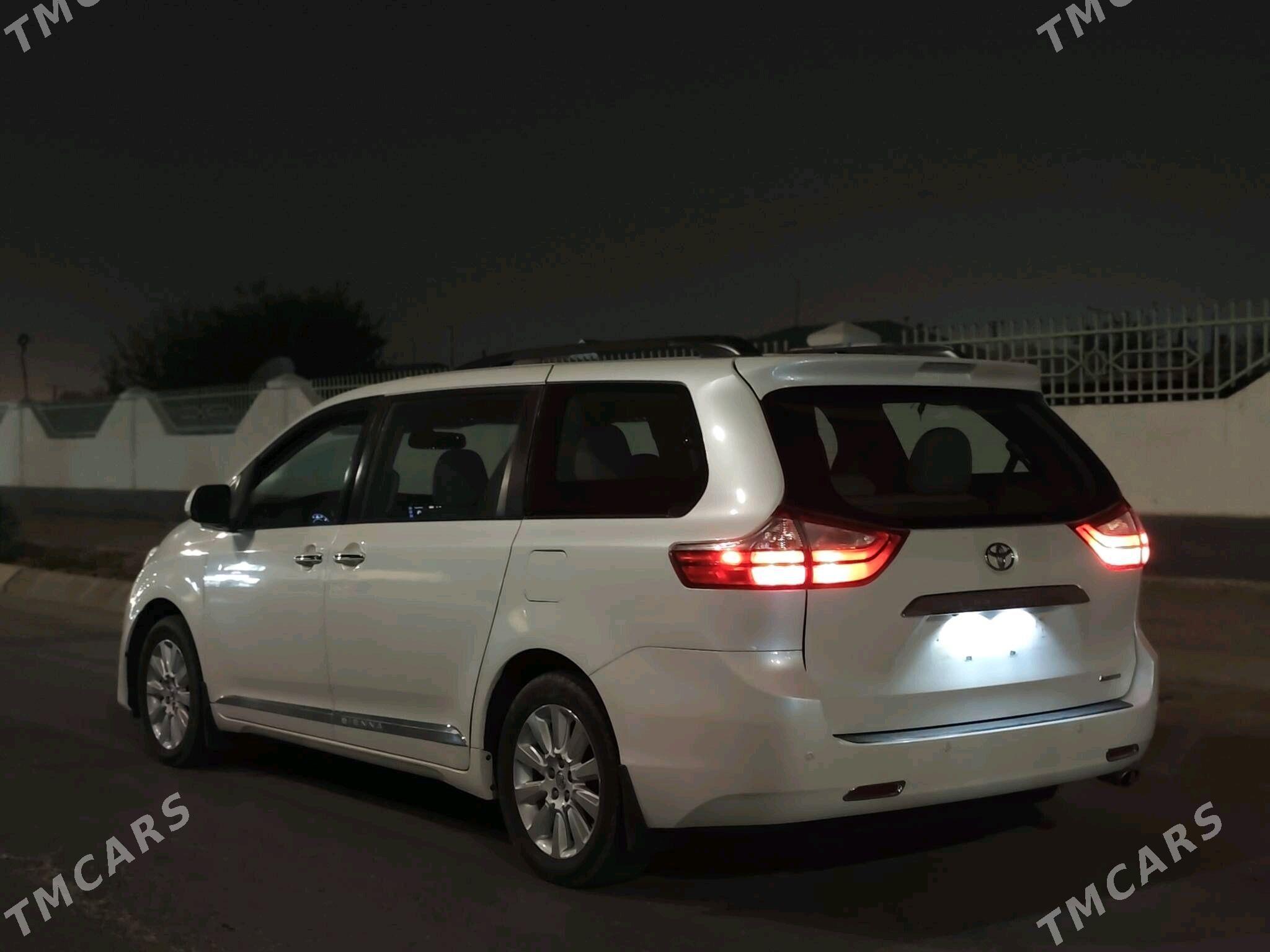 Toyota Sienna 2015 - 360 000 TMT - Теджен - img 5