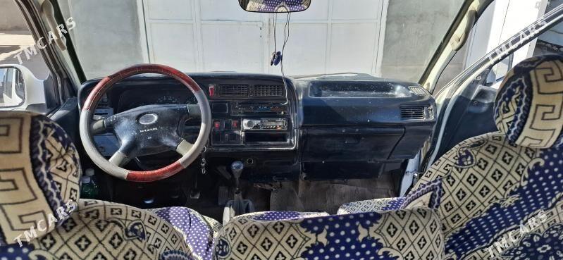 Toyota Hiace 2010 - 100 000 TMT - Türkmenbaşy etr. - img 3