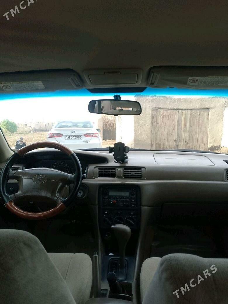 Toyota Camry 2001 - 155 000 TMT - Гурбансолтан Едже - img 5