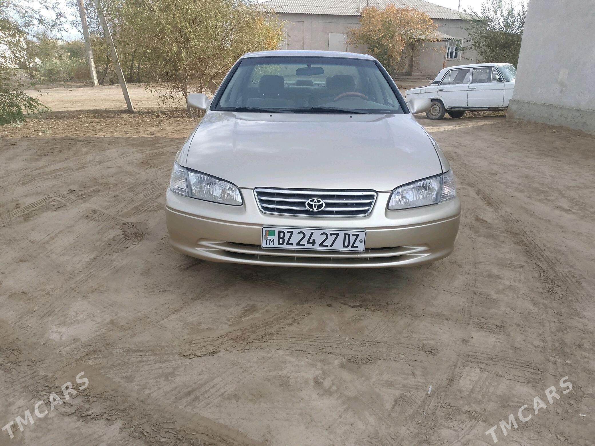Toyota Camry 2001 - 155 000 TMT - Гурбансолтан Едже - img 3