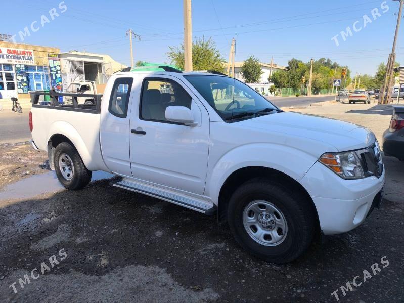 Nissan Navara 2012 - 190 000 TMT - Мары - img 3