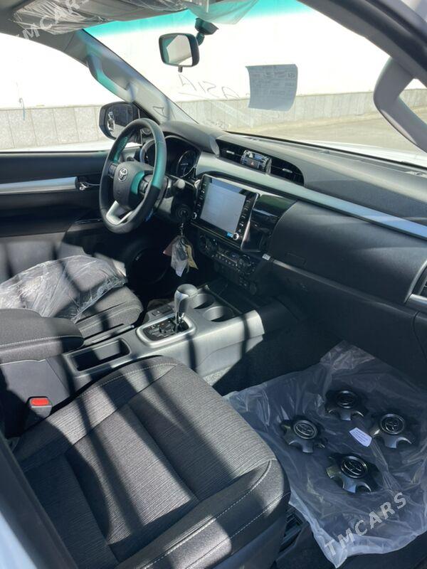 Toyota Hilux 2024 - 690 800 TMT - Aşgabat - img 3