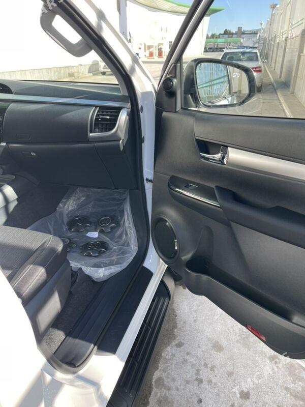 Toyota Hilux 2024 - 690 800 TMT - Aşgabat - img 4