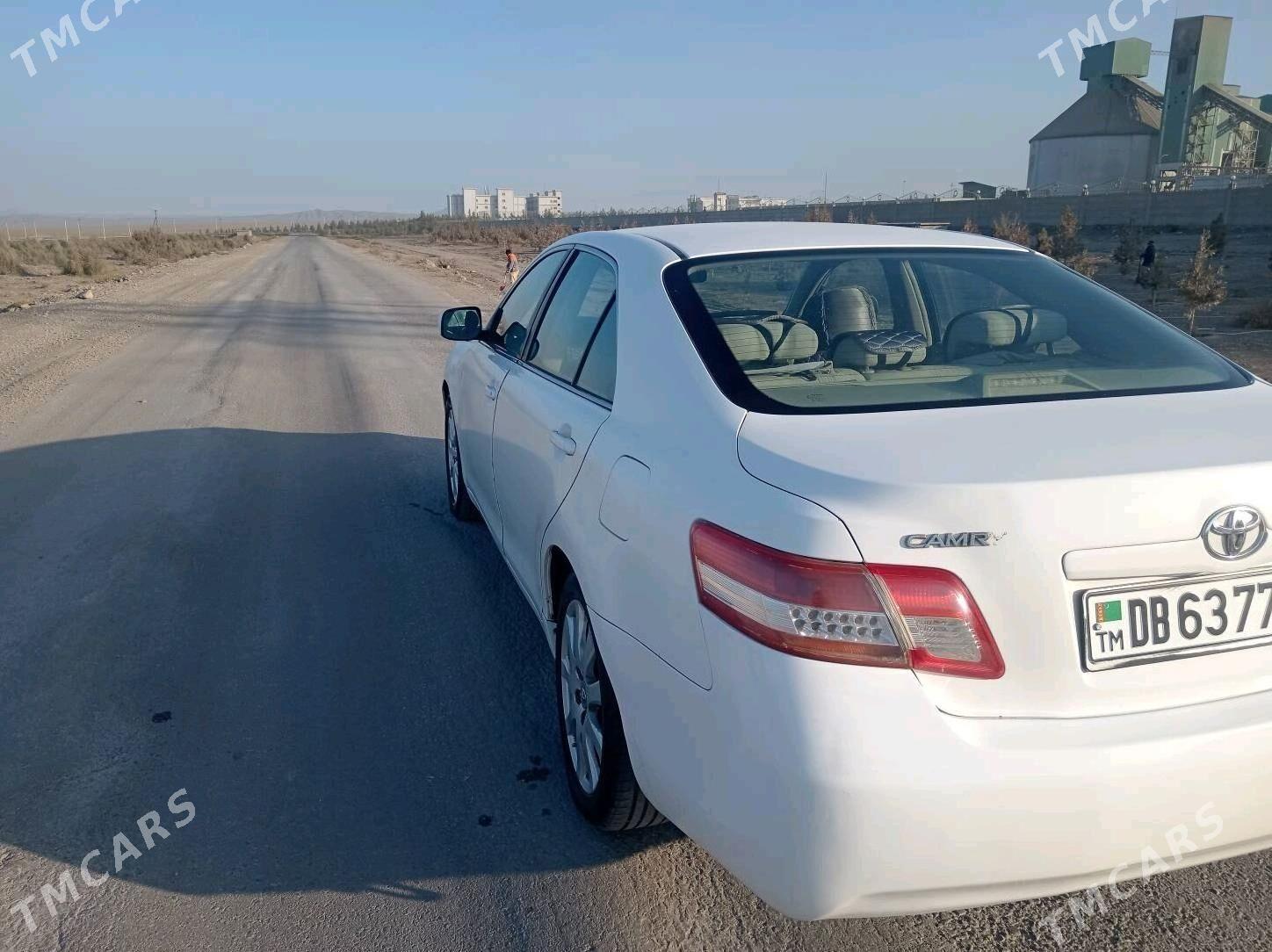 Toyota Camry 2010 - 130 000 TMT - Gumdag - img 2