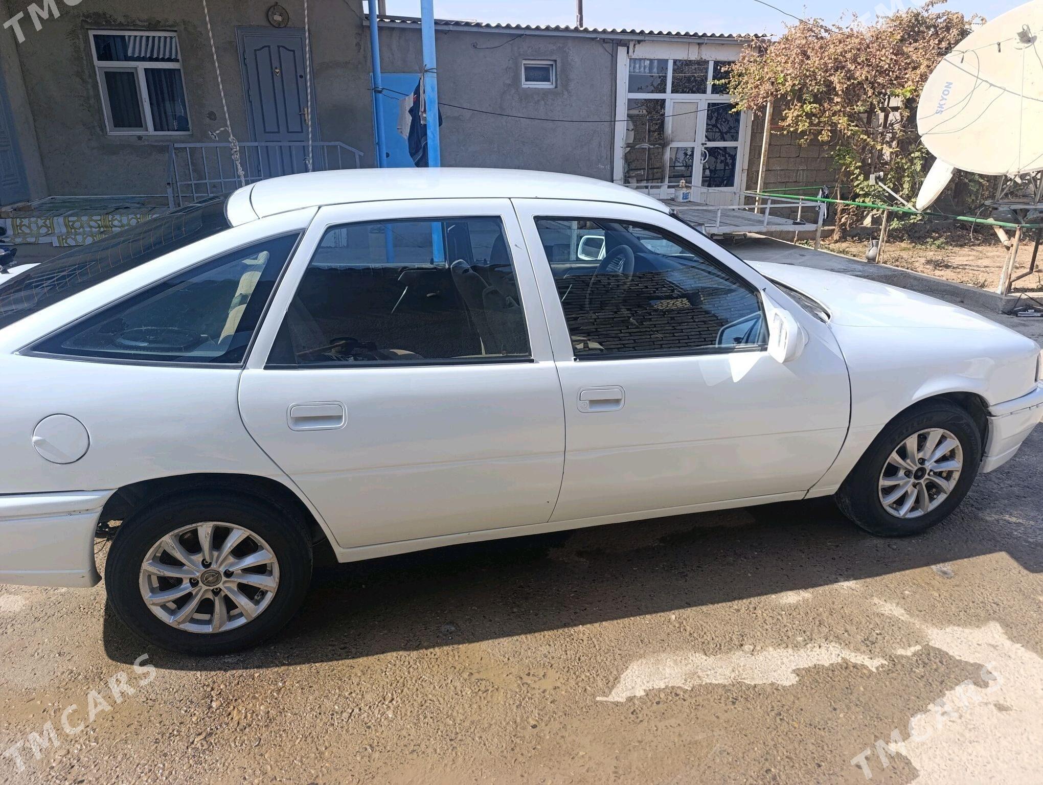 Opel Vectra 1991 - 33 000 TMT - Tejen - img 1