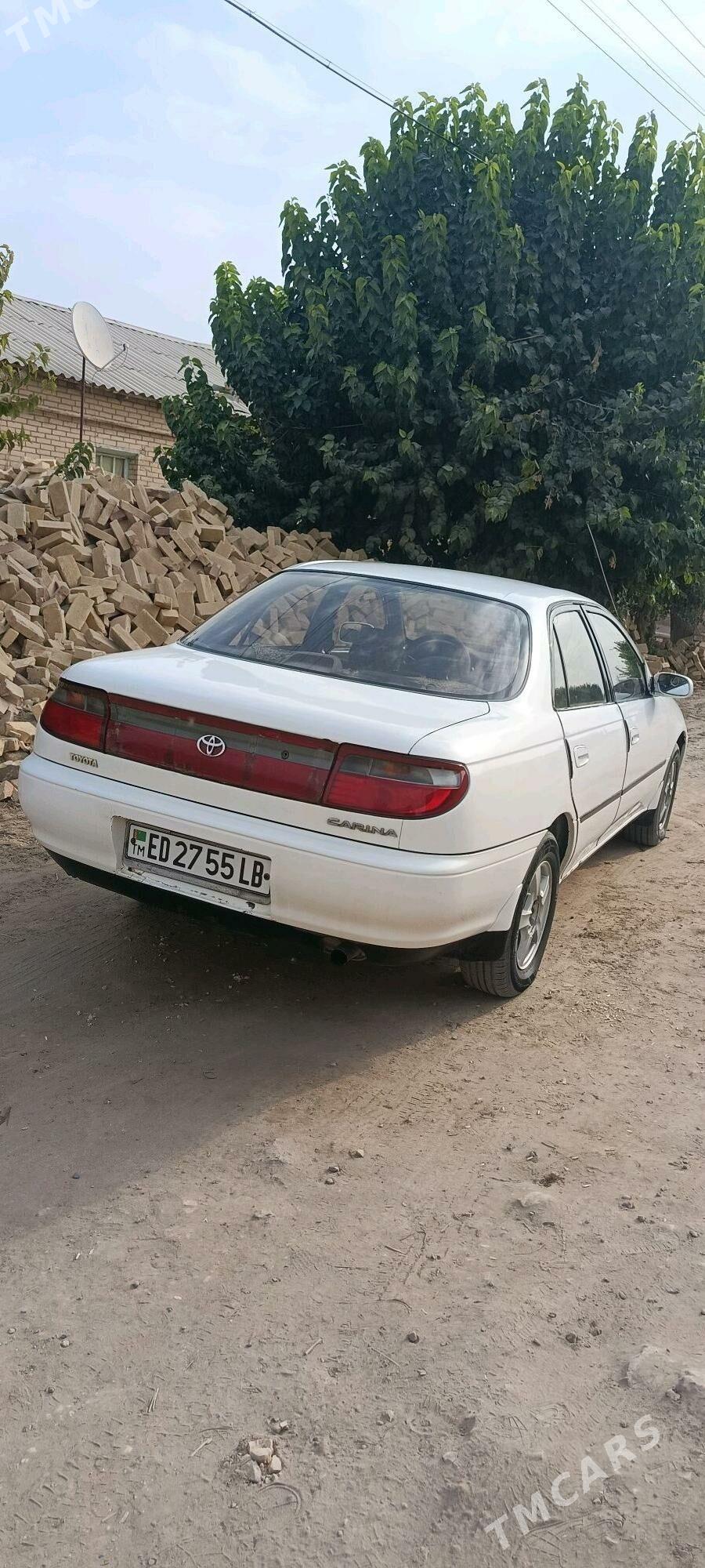 Toyota Carina 1995 - 50 000 TMT - Halaç - img 1