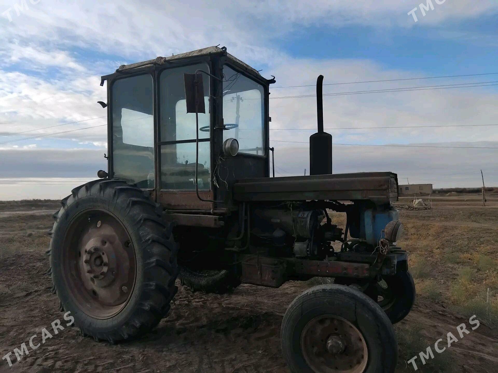 MTZ T-28 1990 - 25 000 TMT - Türkmenbaşy etr. - img 1