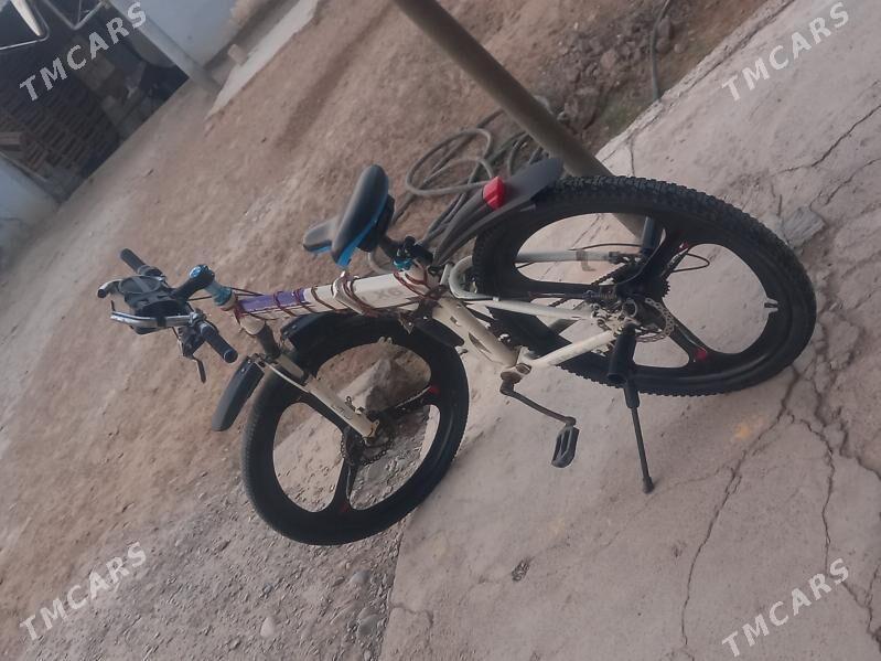 Bmw tigir - Теджен - img 1