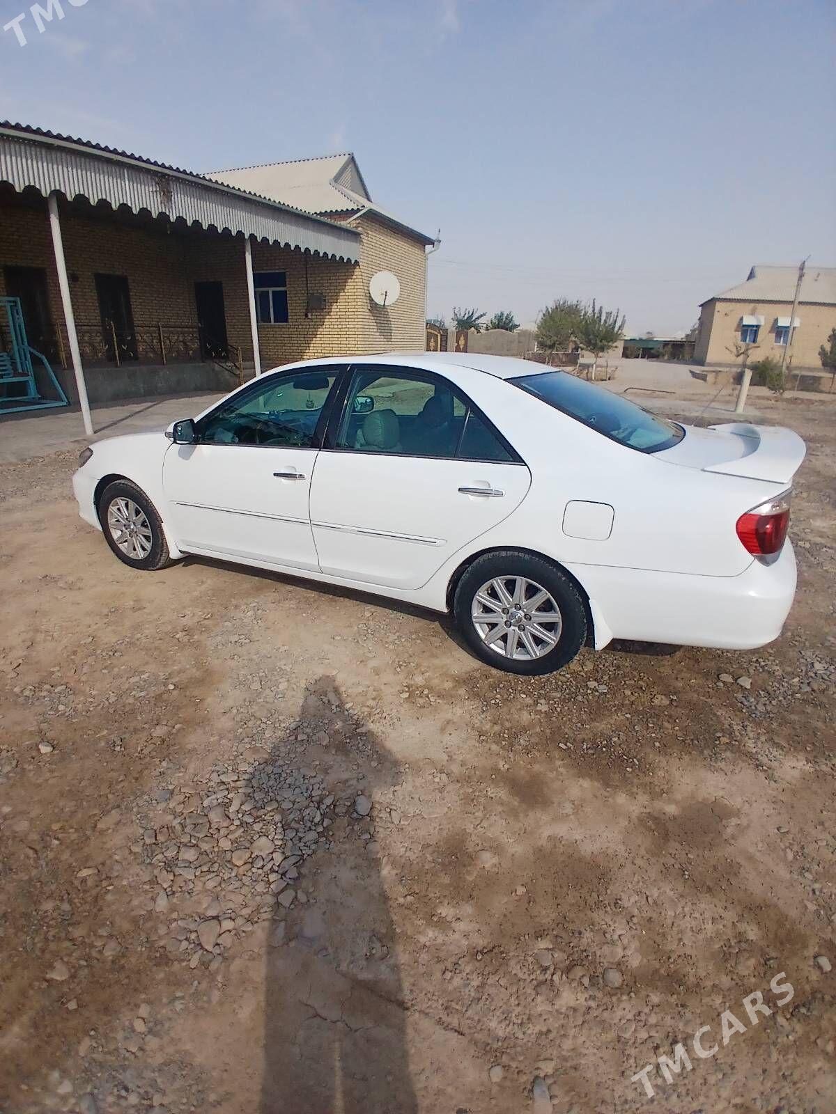 Toyota Camry 2004 - 210 000 TMT - Байрамали - img 4