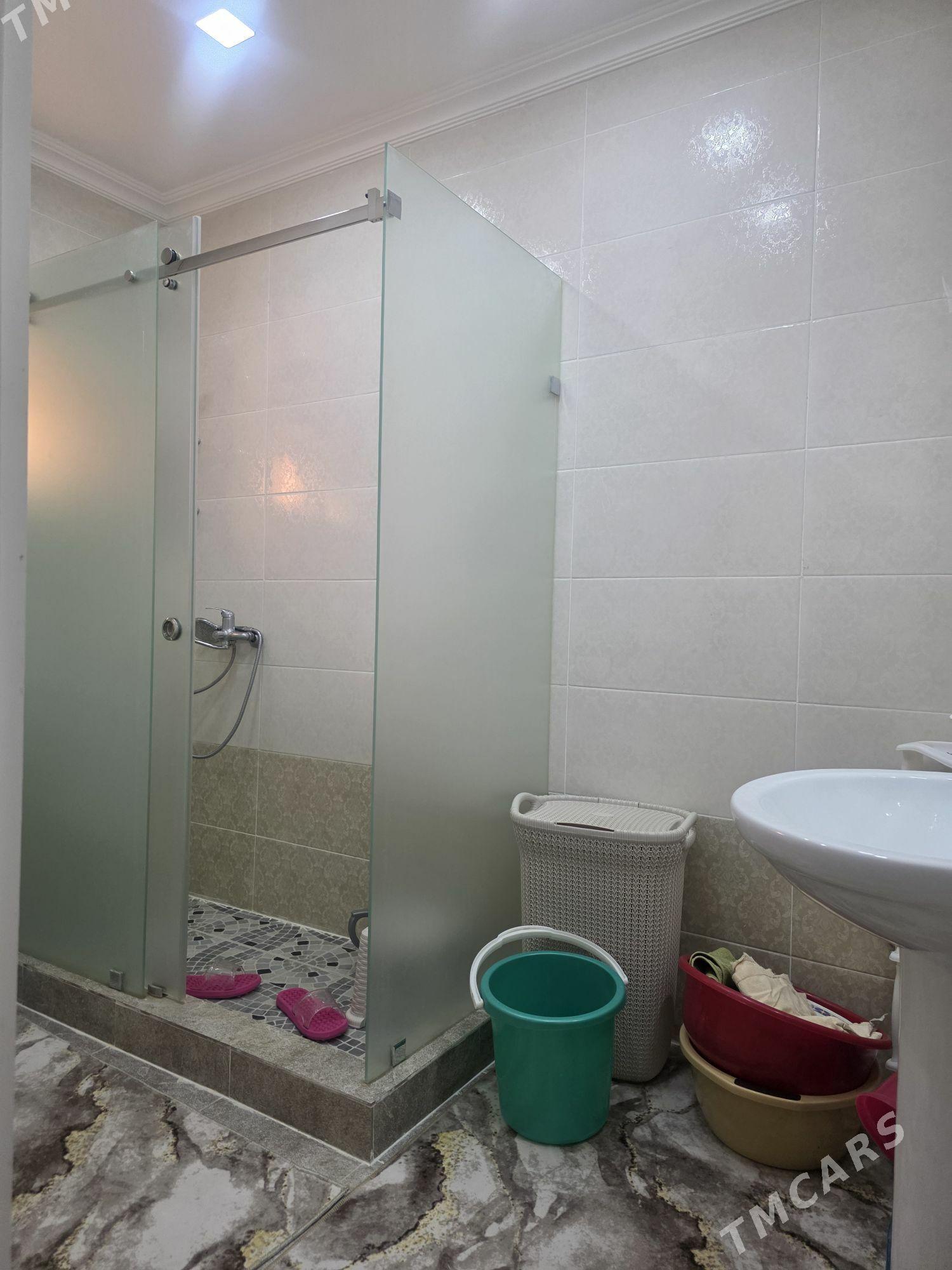 ARENDA HOWLY - Änew - img 4