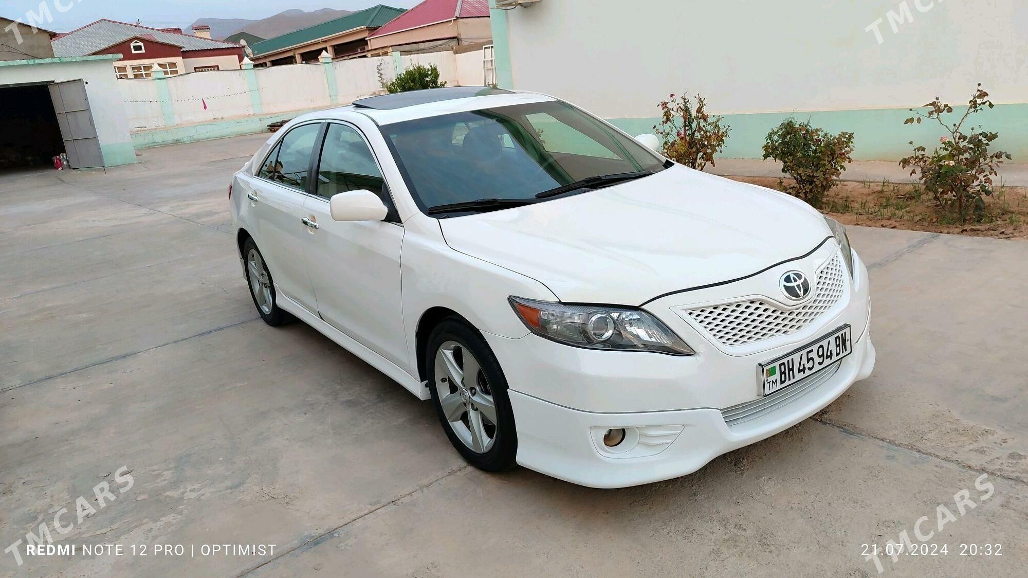 Toyota Camry 2010 - 225 000 TMT - Балканабат - img 4