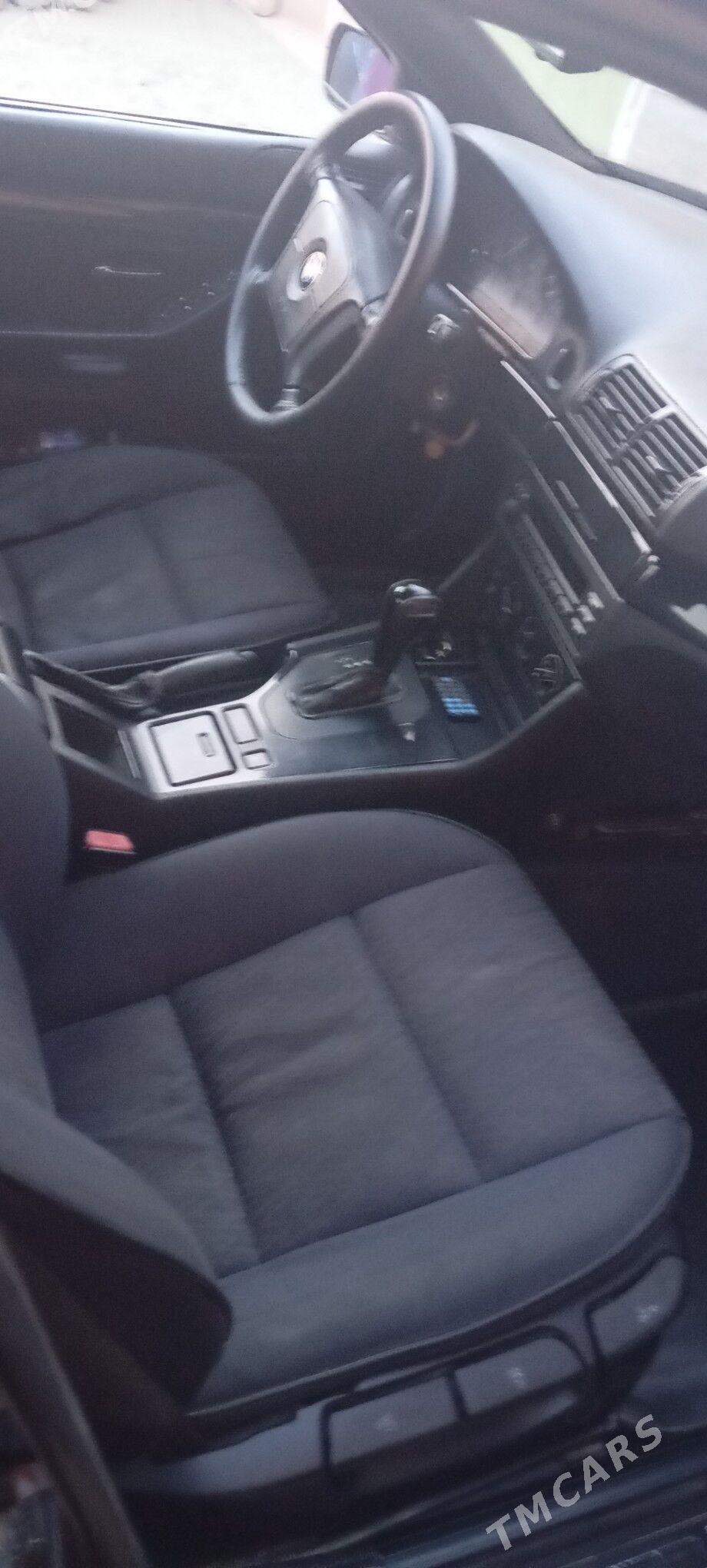 BMW 528 2000 - 104 000 TMT - Gumdag - img 4