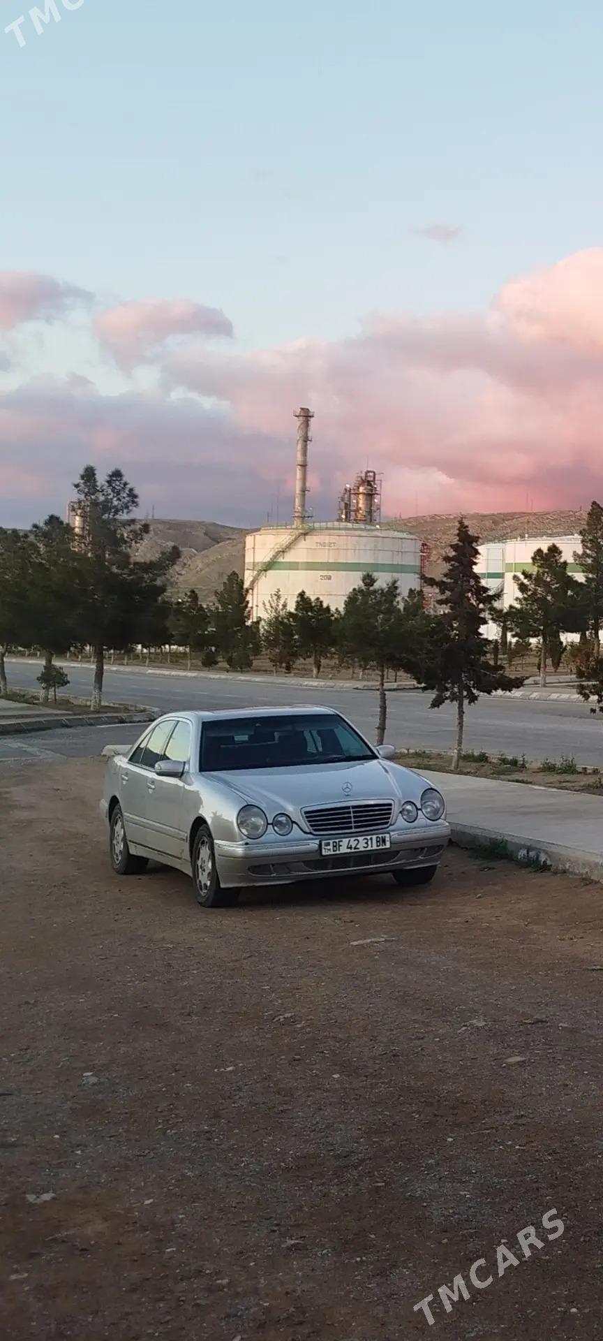 Mercedes-Benz E320 2001 - 120 000 TMT - Туркменбаши - img 2