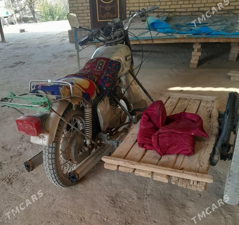 Iž Planeta 2002 - 5 000 TMT - Halaç - img 1