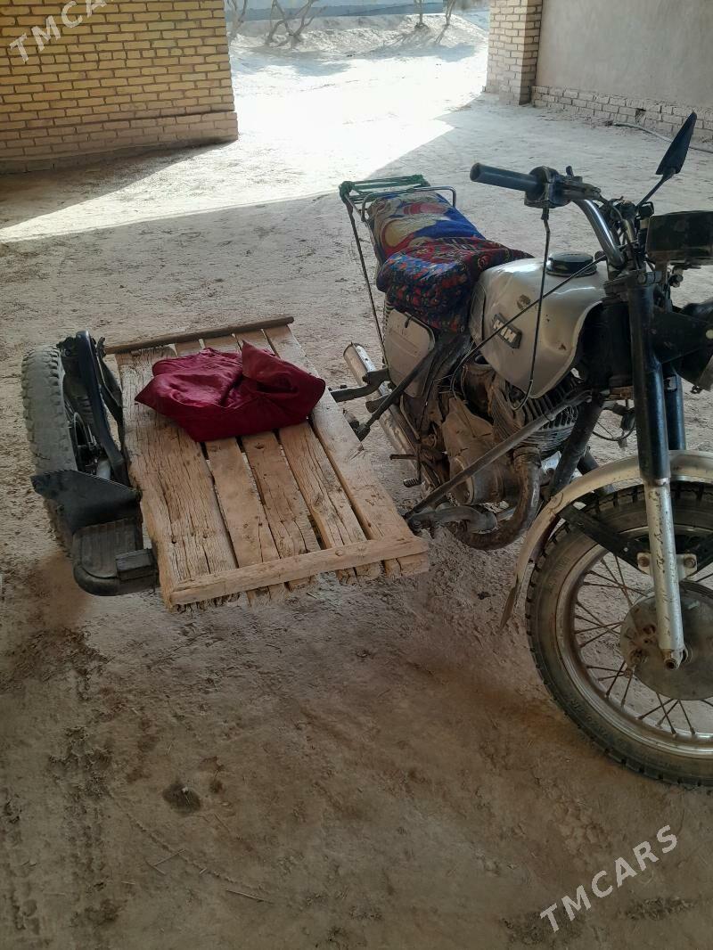 Iž Planeta 2002 - 5 000 TMT - Halaç - img 2