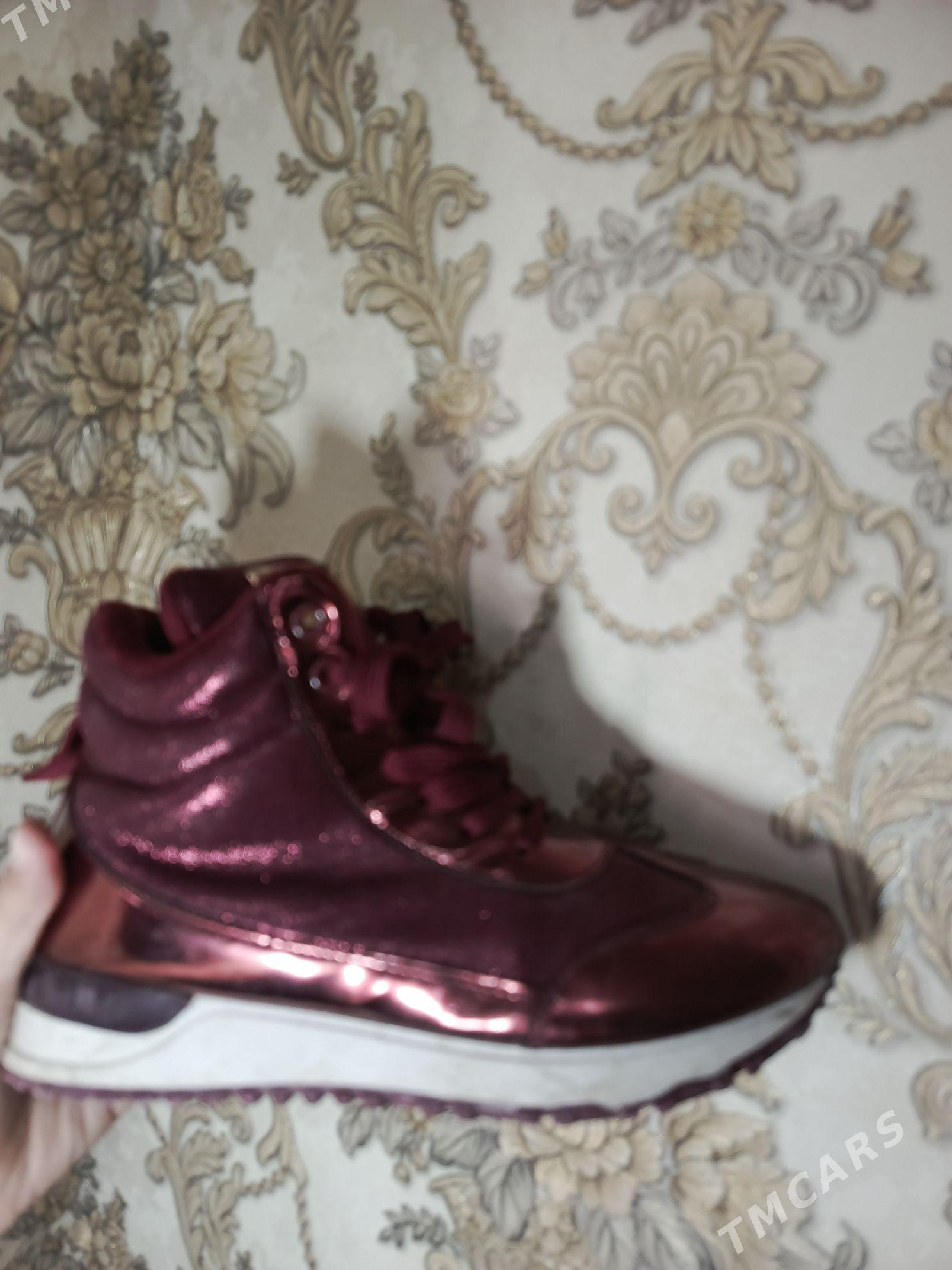 Кросовки утеплитель. - 3 мкр - img 1