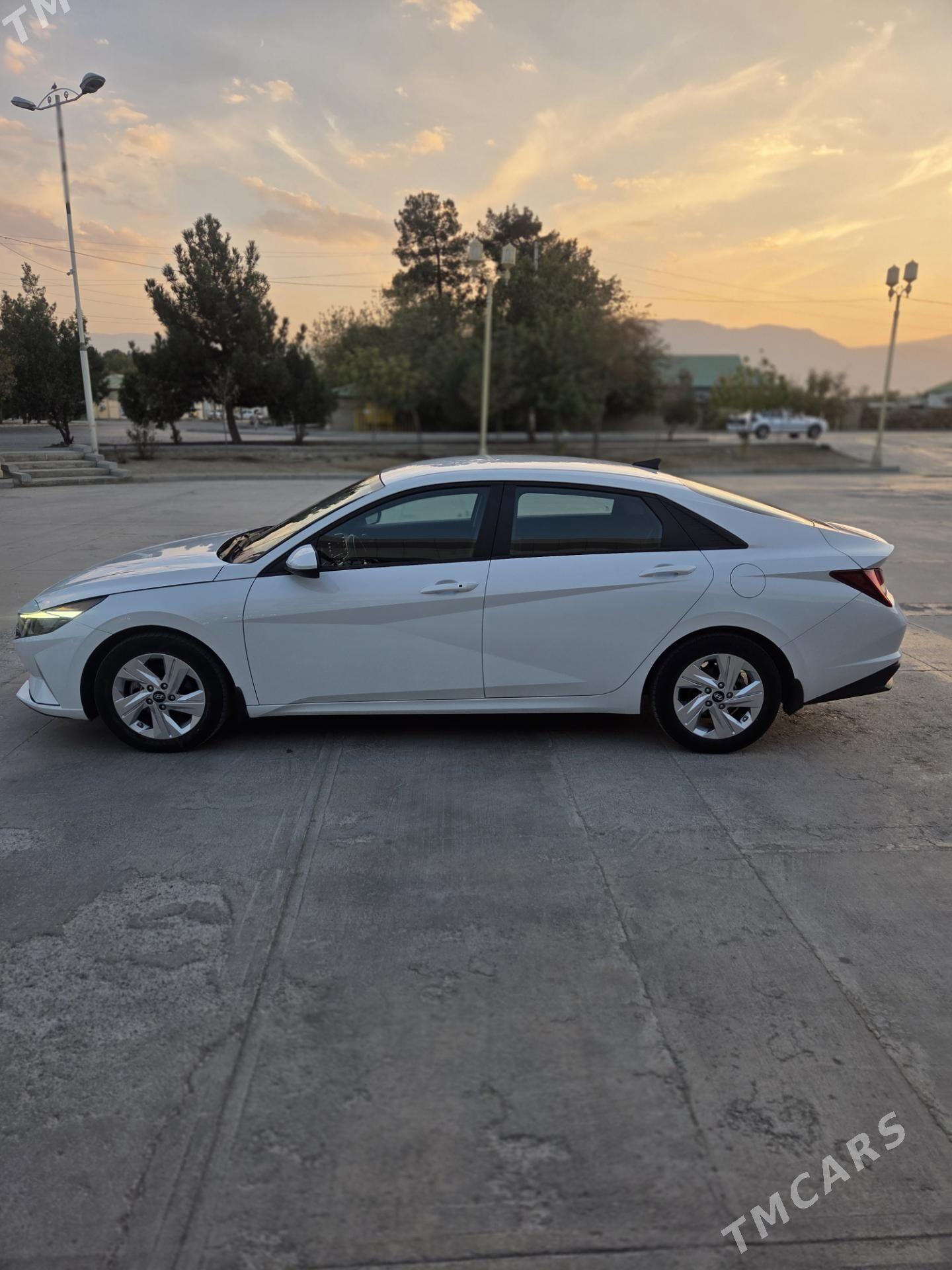 Hyundai Elantra 2021 - 250 000 TMT - Büzmeýin - img 2