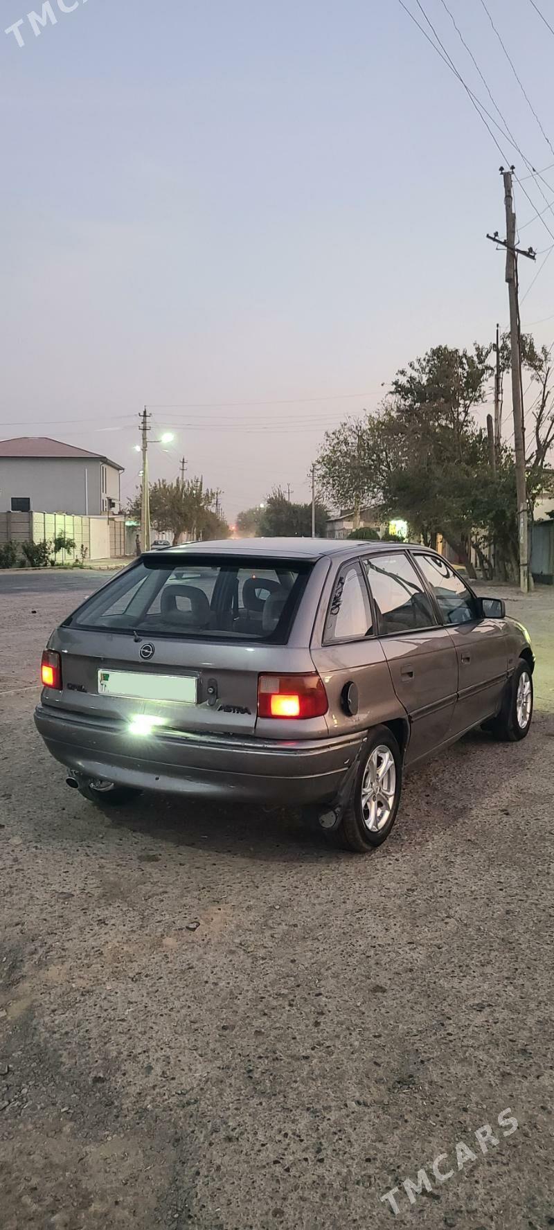 Opel Astra 1993 - 33 000 TMT - Мары - img 3