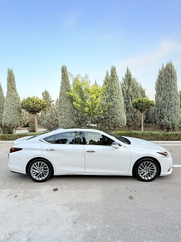 Lexus ES 350 2019 - 600 000 TMT - 30 мкр - img 6