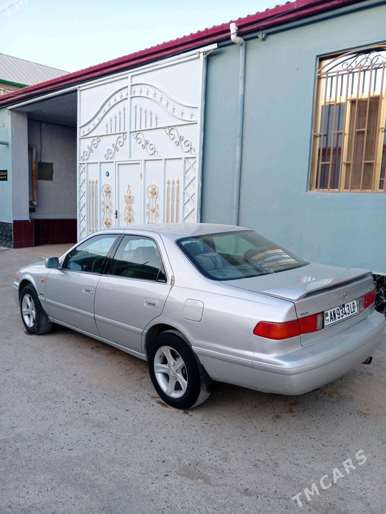 Toyota Camry 2000 - 133 000 TMT - Магданлы - img 4