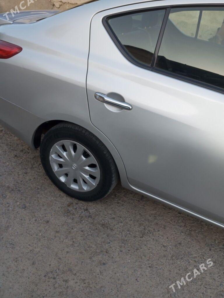 Nissan Versa 2014 - 135 000 TMT - Ашхабад - img 3