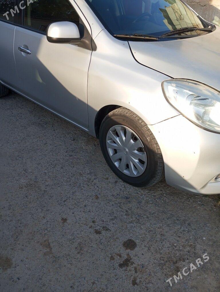 Nissan Versa 2014 - 135 000 TMT - Ашхабад - img 2