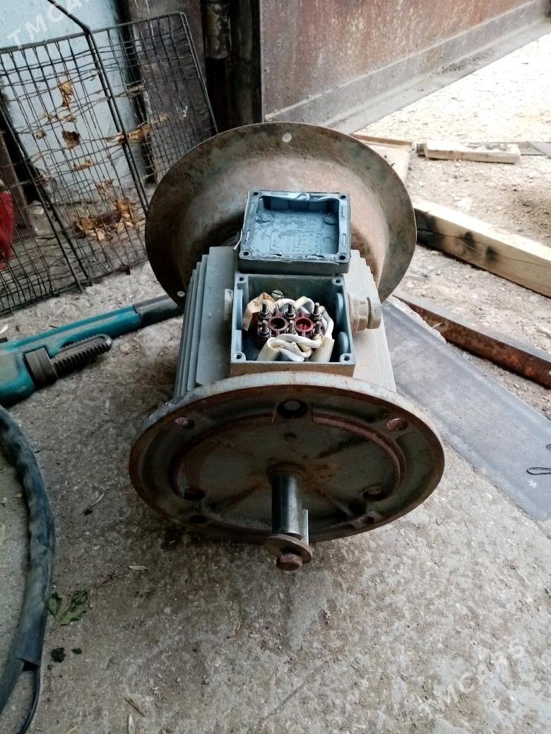 Электродвигател - Балканабат - img 1