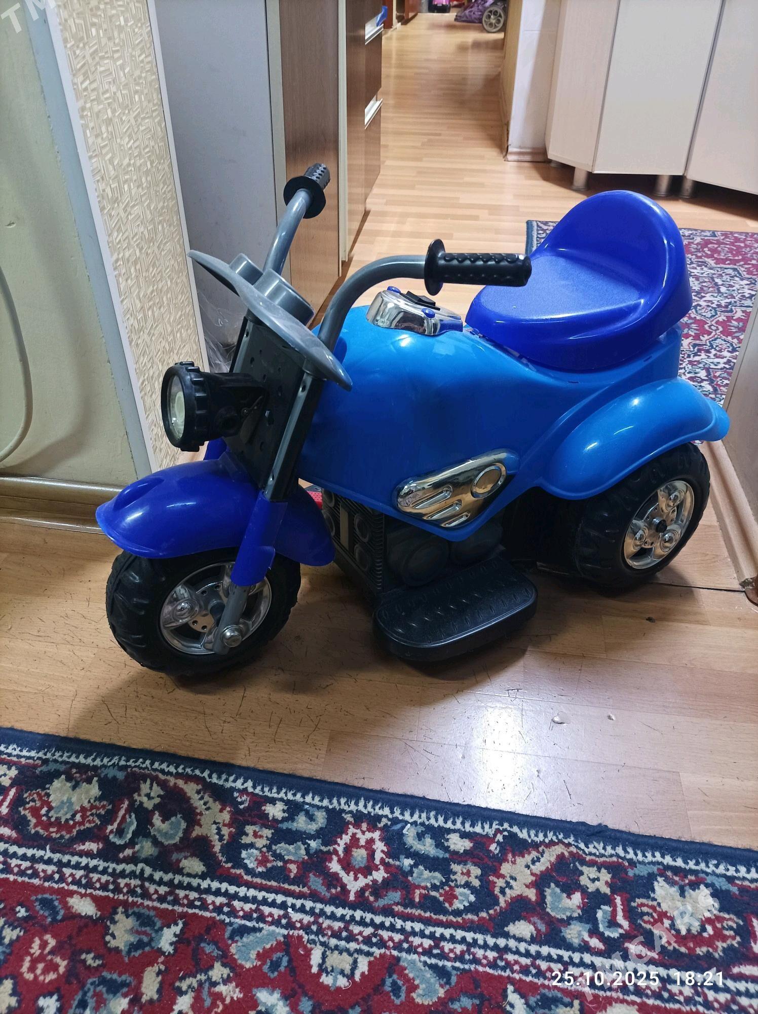 Столик и машинки - Ашхабад - img 1