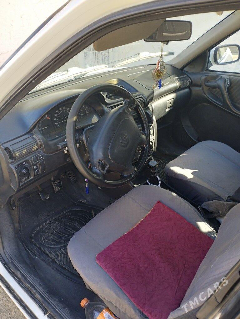 Opel Astra 1995 - 45 000 TMT - Берекет - img 3