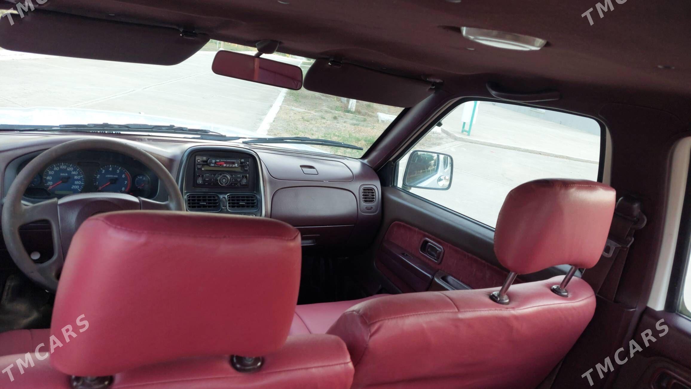 Nissan Navara 2011 - 125 000 TMT - Magtymguly - img 1