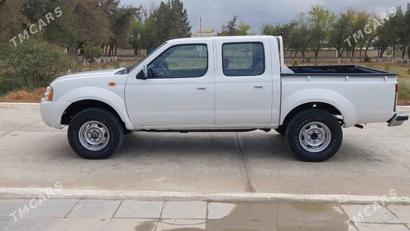 Nissan Navara 2011 - 125 000 TMT - Magtymguly - img 6