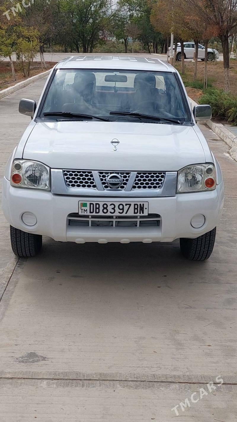 Nissan Navara 2011 - 125 000 TMT - Magtymguly - img 8