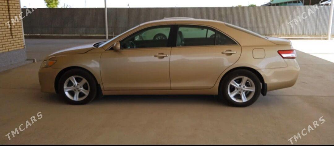 Toyota Camry 2011 - 230 000 TMT - Мары - img 3