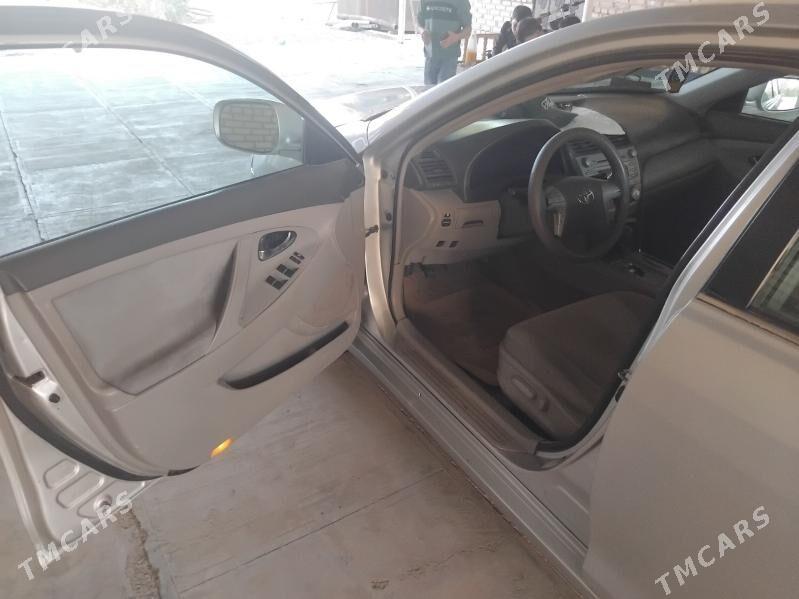 Toyota Camry 2011 - 182 000 TMT - Мургап - img 2