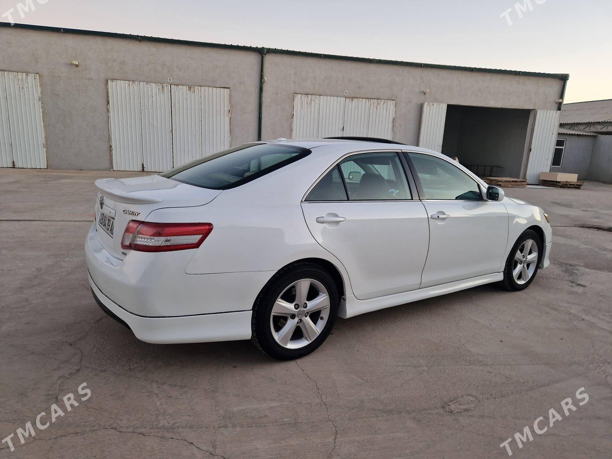 Toyota Camry 2010 - 190 000 TMT - Теджен - img 4