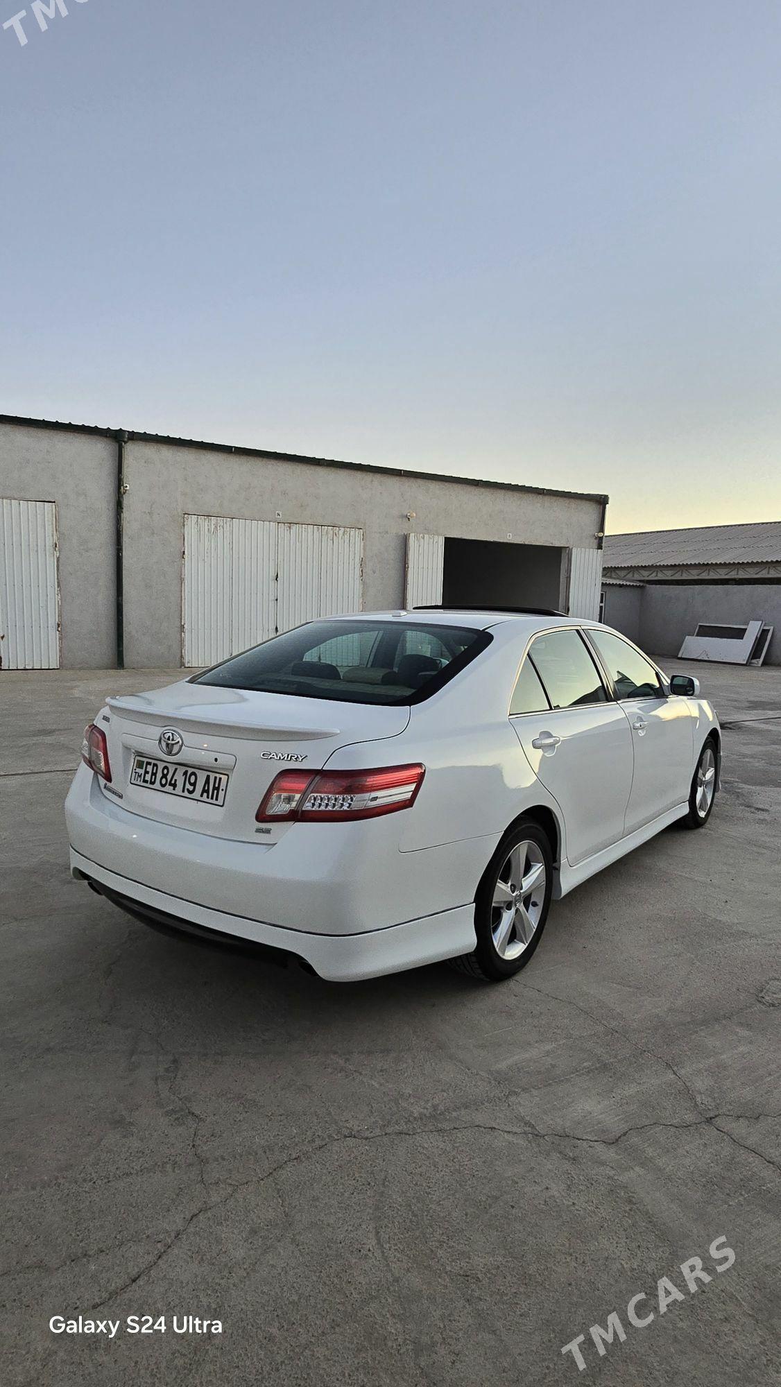 Toyota Camry 2010 - 190 000 TMT - Теджен - img 3
