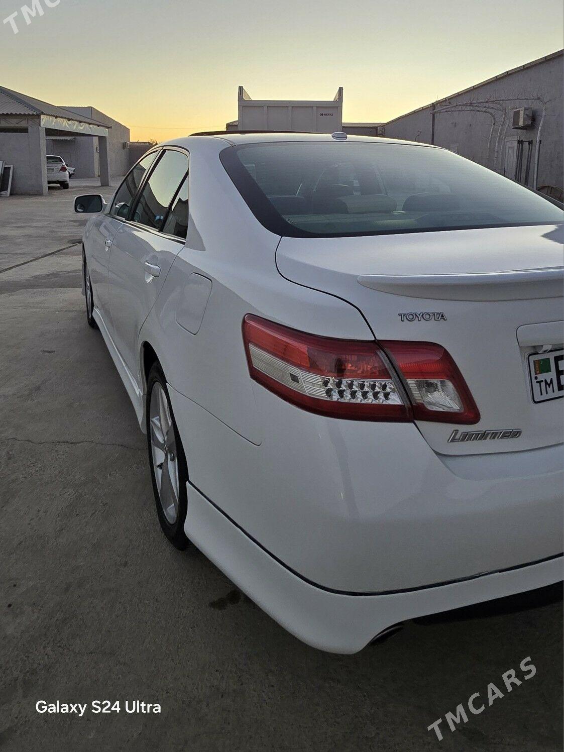 Toyota Camry 2010 - 190 000 TMT - Теджен - img 7