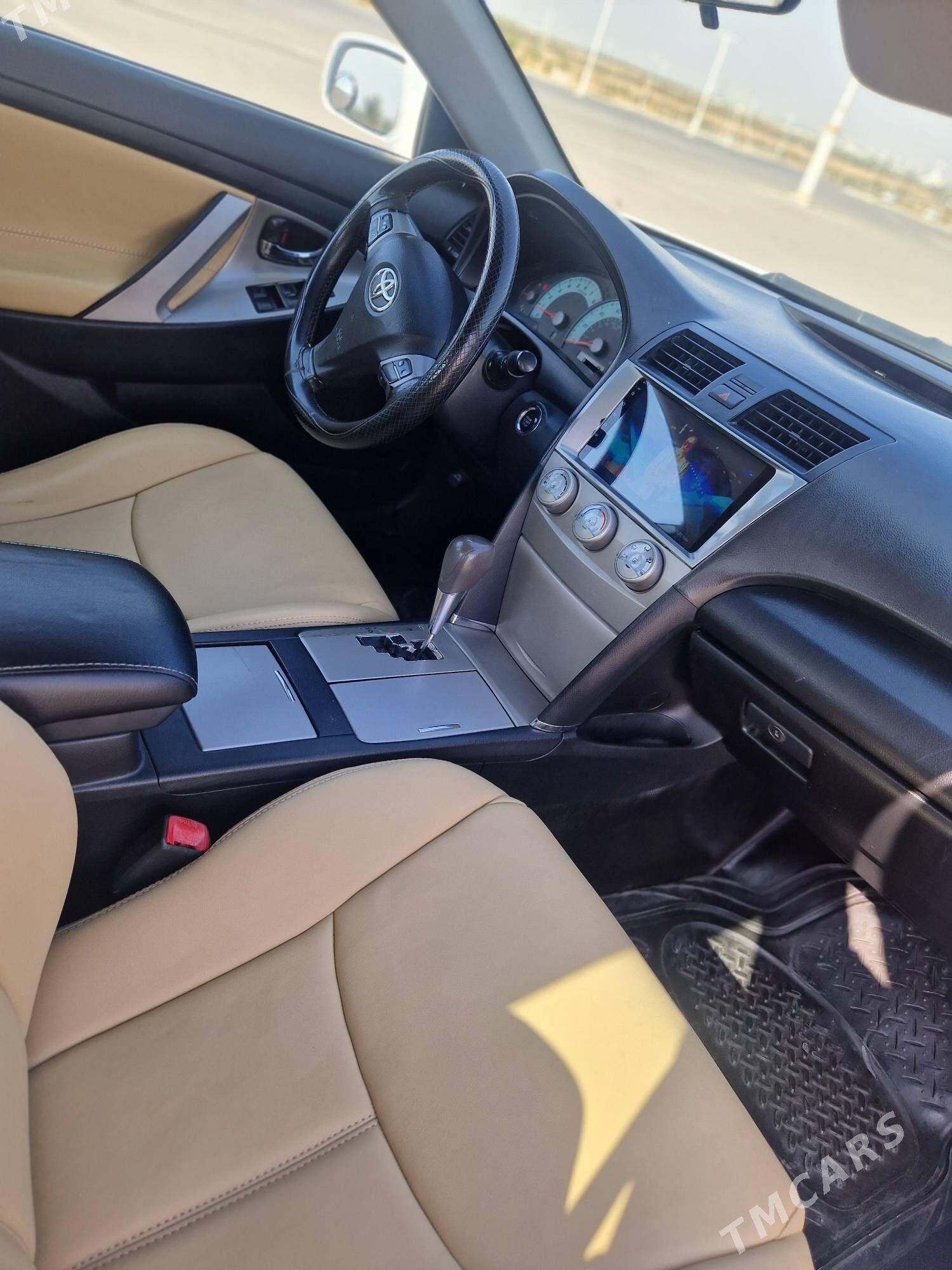 Toyota Camry 2010 - 190 000 TMT - Теджен - img 9