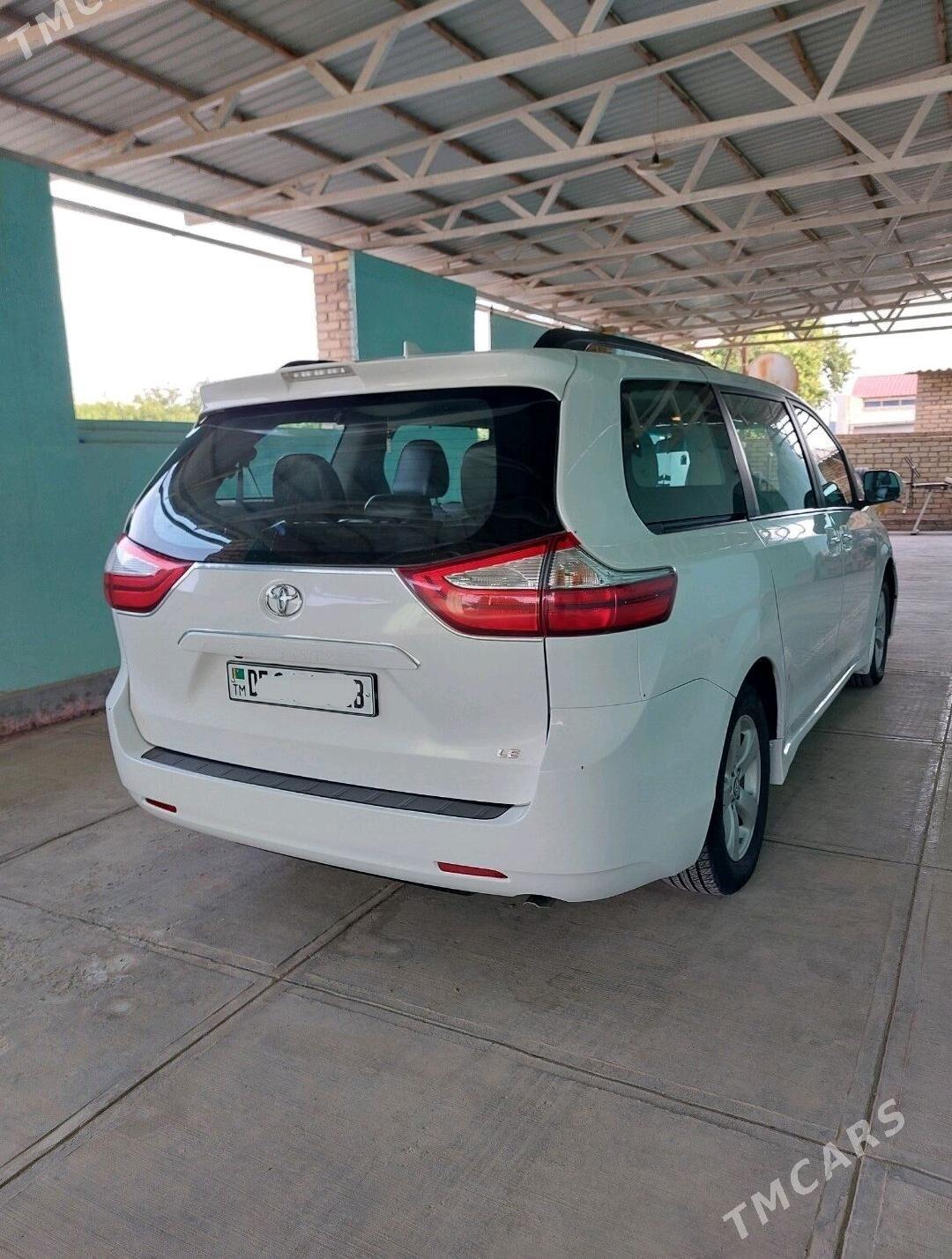 Toyota Sienna 2018 - 360 000 TMT - Ходжамбаз - img 3