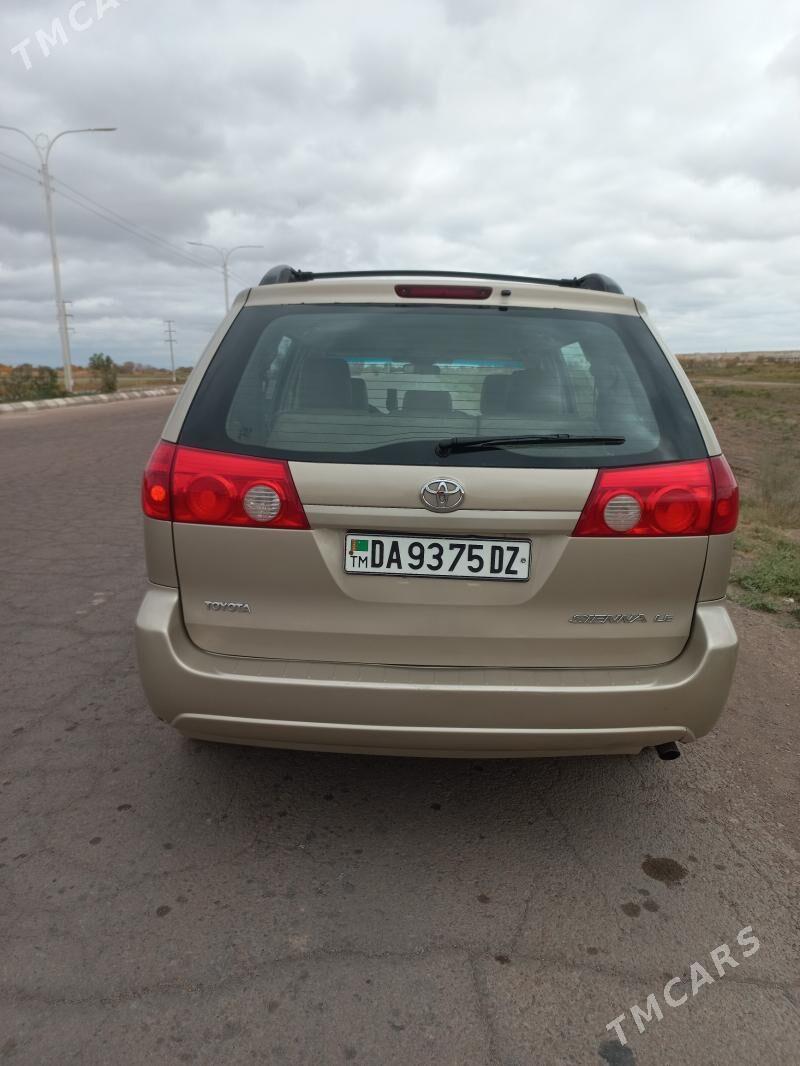 Toyota Sienna 2009 - 226 000 TMT - Ruhubelent etraby - img 4