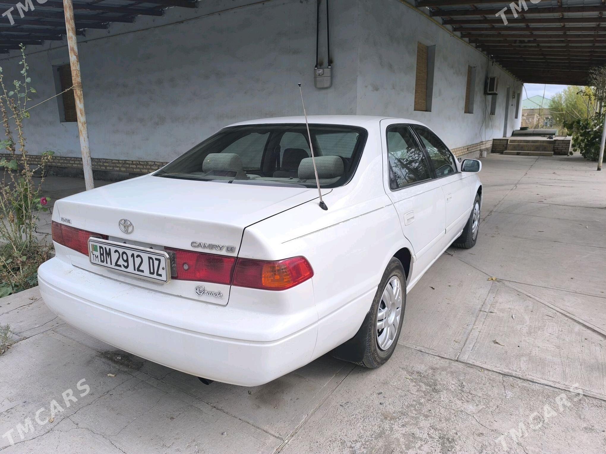 Toyota Camry 2001 - 170 000 TMT - Кёнеургенч - img 5