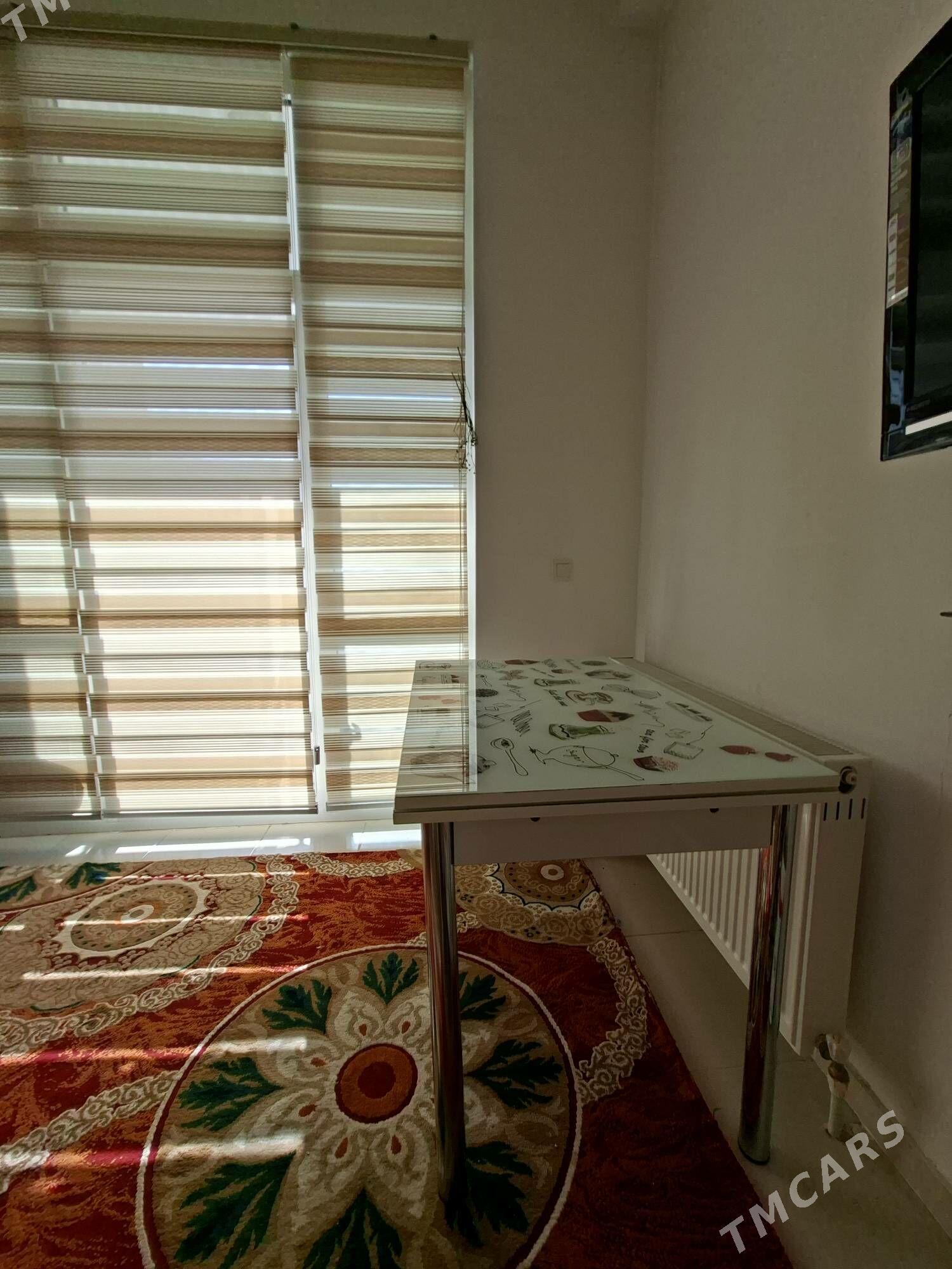 Aynaly stol - Gurtly - img 3