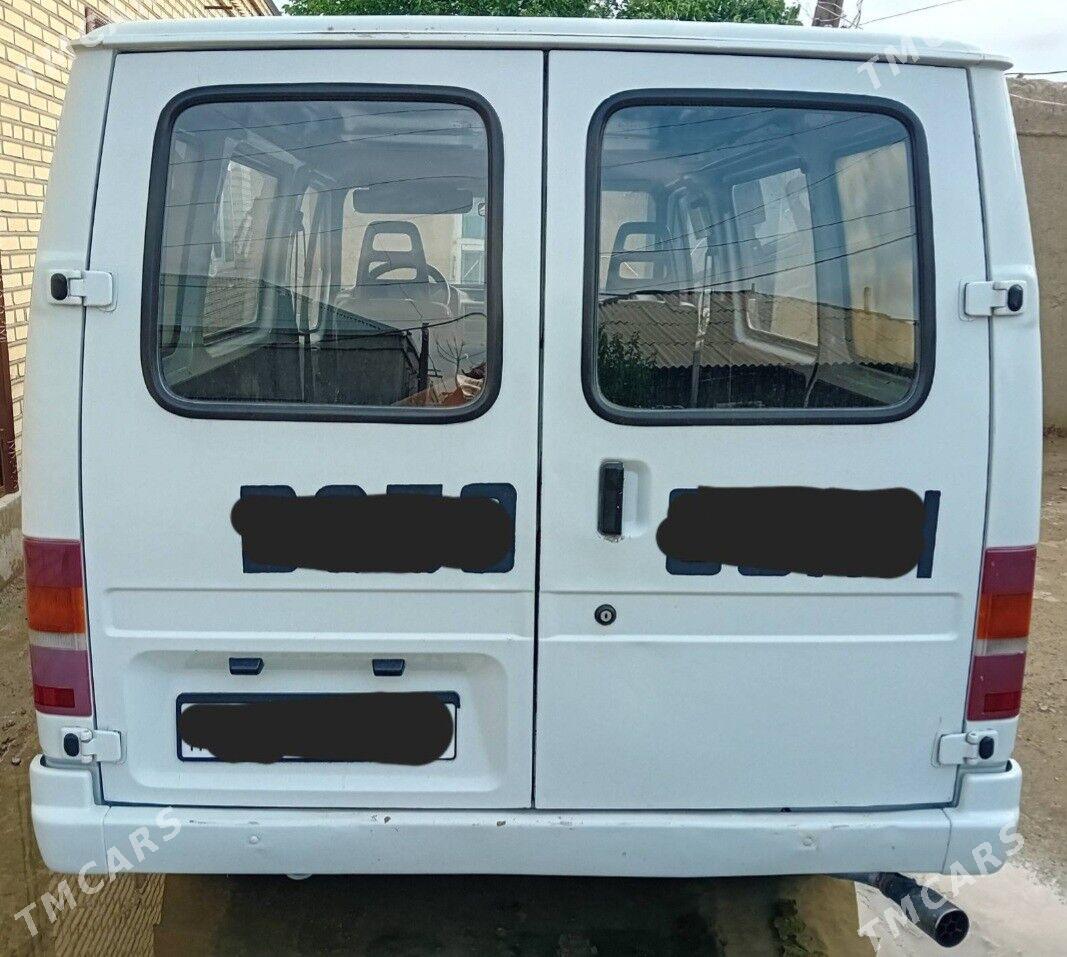 Ford Transit Connect 2009 - 50 000 TMT - Бахарден - img 1