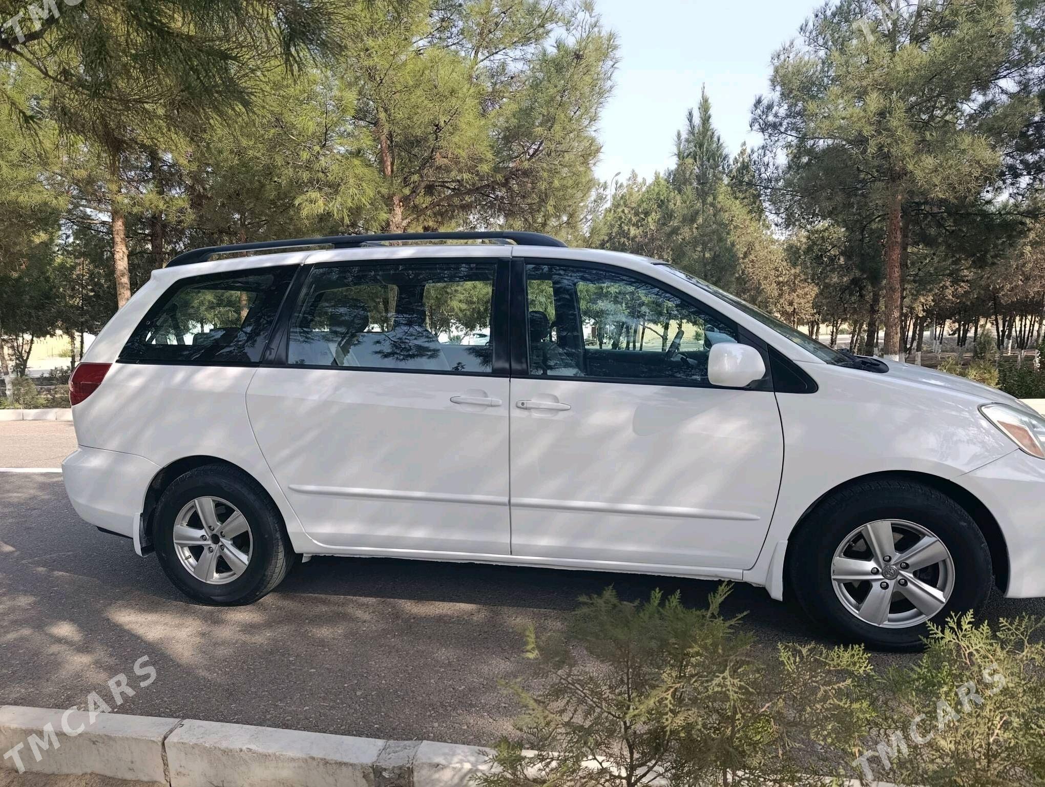 Toyota Sienna 2004 - 220 000 TMT - Мары - img 5