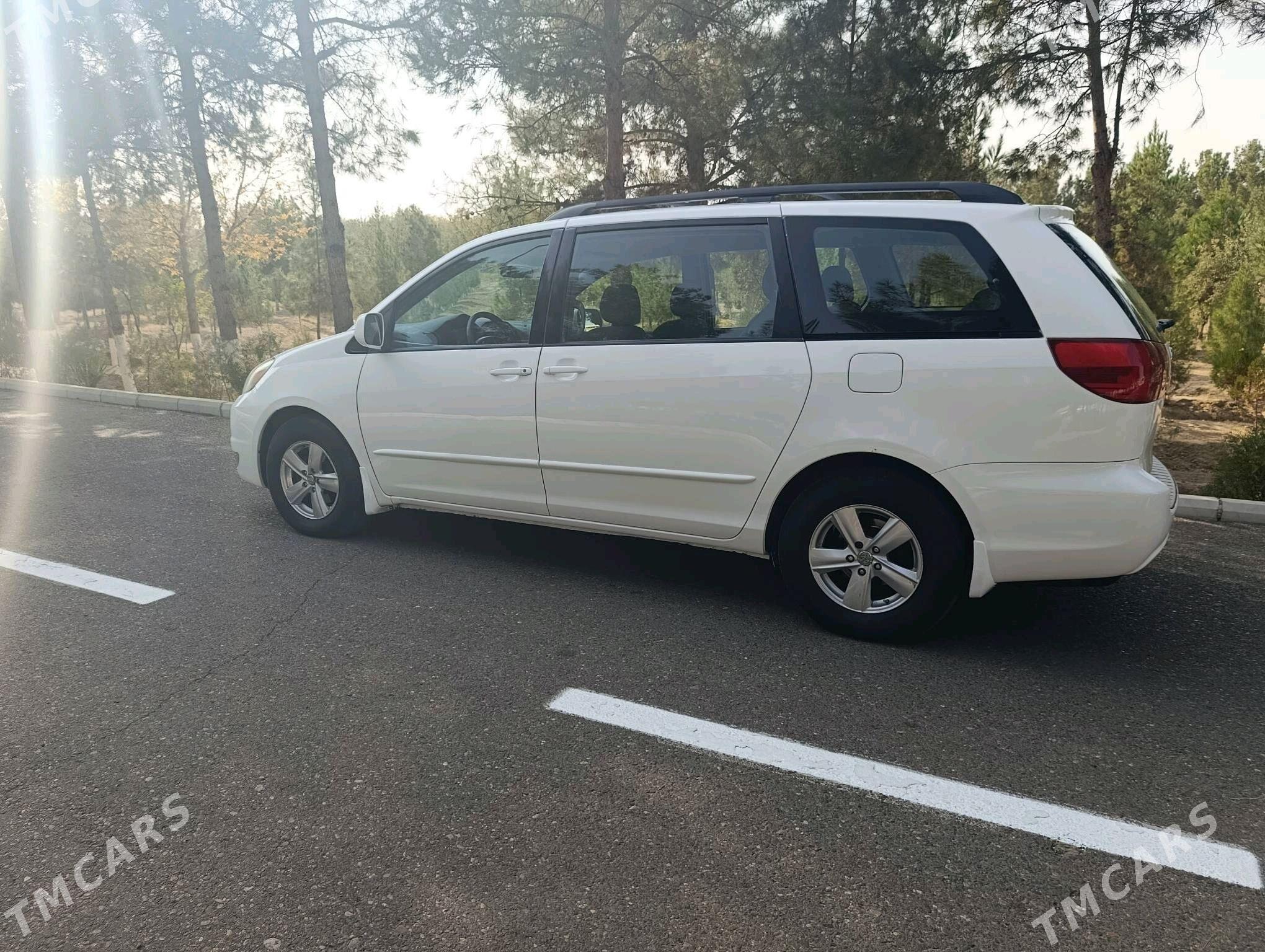 Toyota Sienna 2004 - 220 000 TMT - Мары - img 4